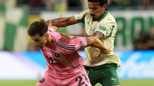 Palmeiras sofre, mas garante primeiro lugar do Grupo A