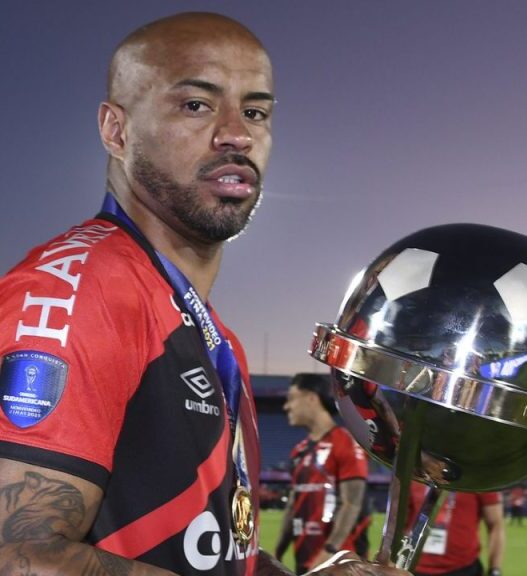 Thiago Heleno revela mágoa ao deixar o Athletico