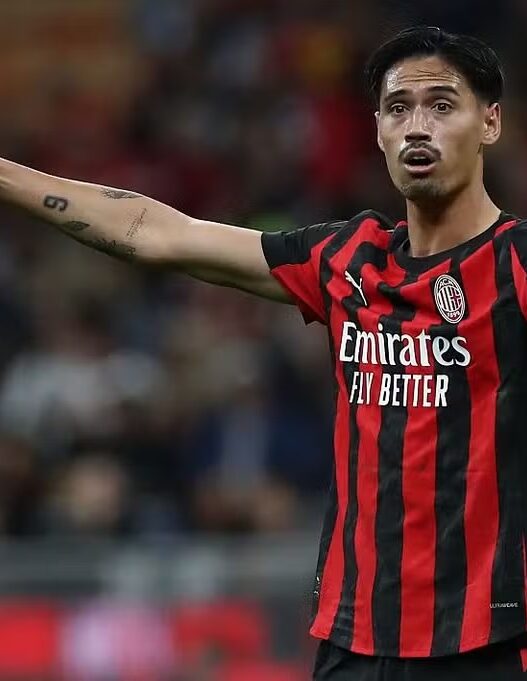 Manchester City negocia com meia holandês e destaque do Milan
