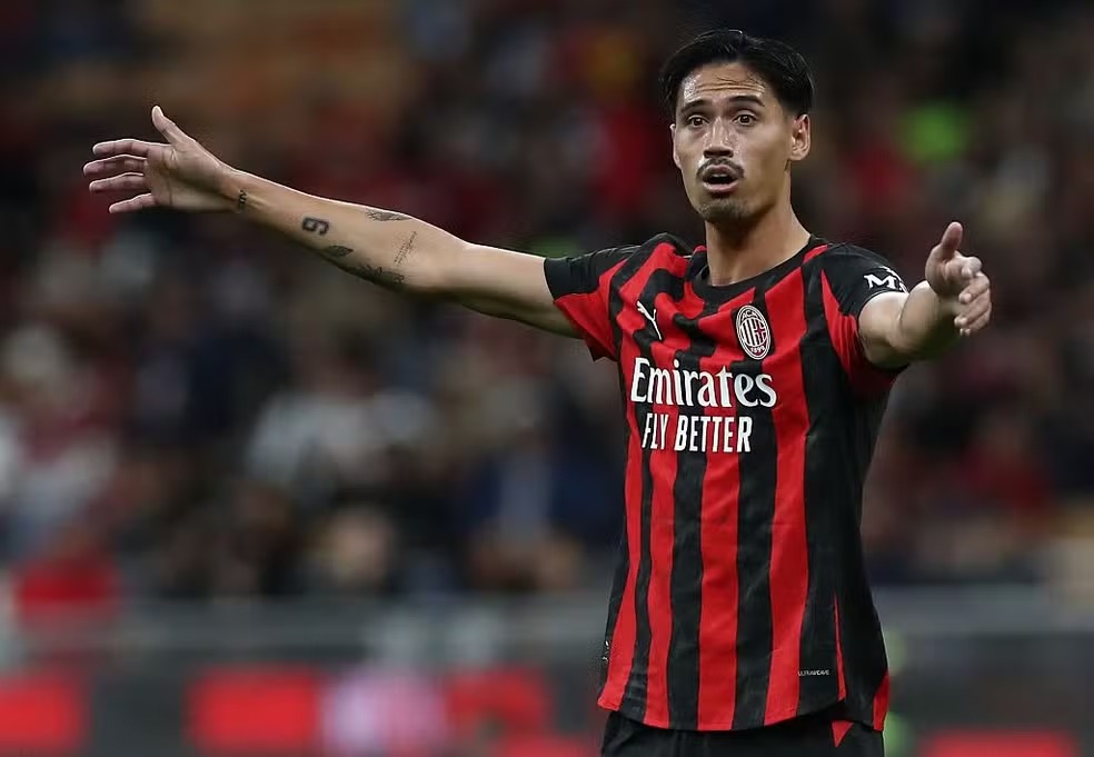 Manchester City negocia com meia holandês e destaque do Milan