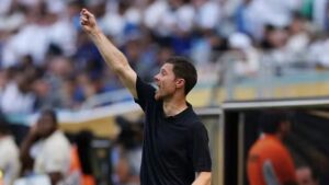 Na estreia de Xabi, Bono brilha e Real empata com Al-Hilal