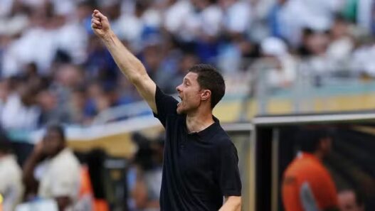 Na estreia de Xabi, Bono brilha e Real empata com Al-Hilal