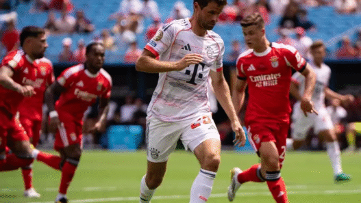 Bayern perde para Benfica e enfrentará brasileiro nas oitavas