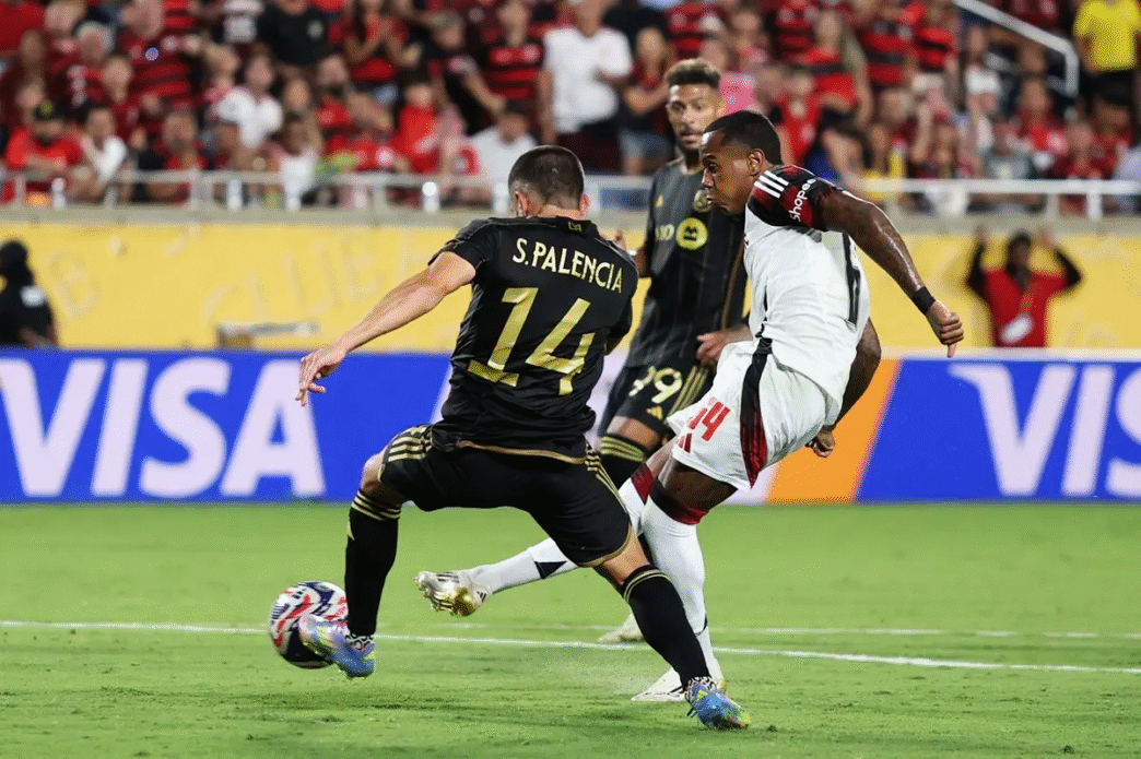 Flamengo empata com LAFC em jogo morno
