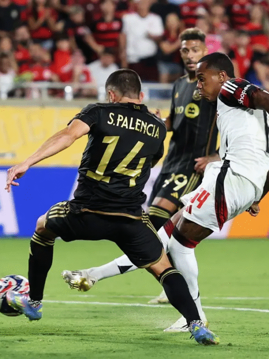 Flamengo empata com LAFC em jogo morno
