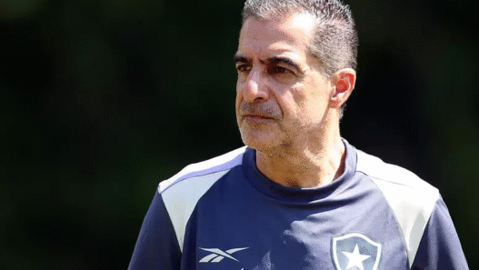 Renato Paiva é demitido do Botafogo após eliminação na Copa do Mundo de Clubes