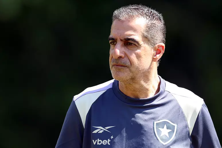 Renato Paiva é demitido do Botafogo após eliminação na Copa do Mundo de Clubes