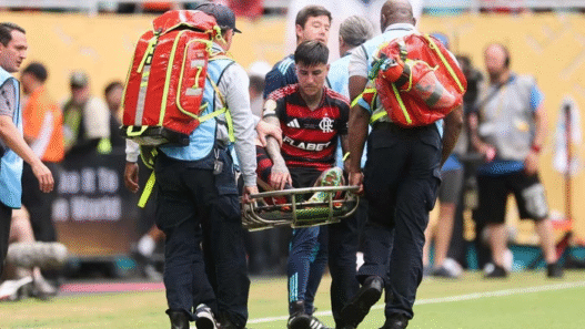 Exame confirma fratura de Erick Pulgar no pé direito; volante retorna ao Rio para reavaliação