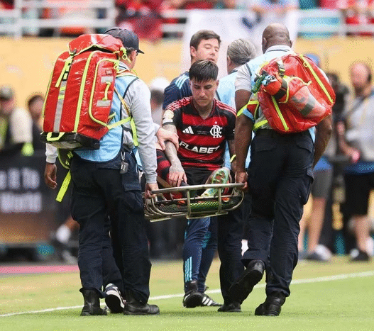 Exame confirma fratura de Erick Pulgar no pé direito; volante retorna ao Rio para reavaliação
