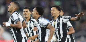 Botafogo vence Ceará em jogo emocionante e se despede da torcida antes do Mundial de Clubes