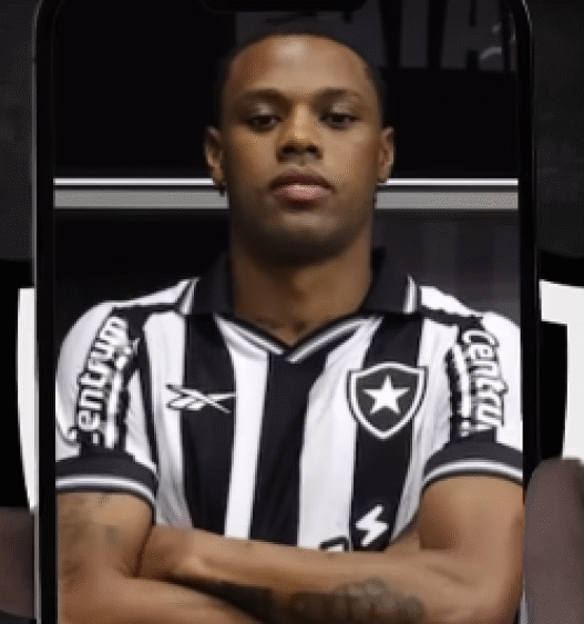 Botafogo oficializa zagueiro Kaio Pantaleão até 2028 após longa negociação