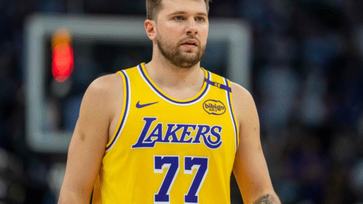 Lakers negociam renovação milionária com Luka Doncic por três temporadas