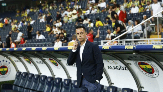Vasco segue em busca de diretor de futebol e analisa nome de português