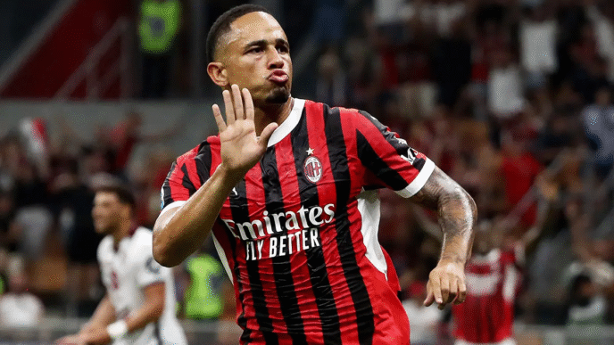 Flamengo mira contratação de Noah Okafor, atacante do Milan