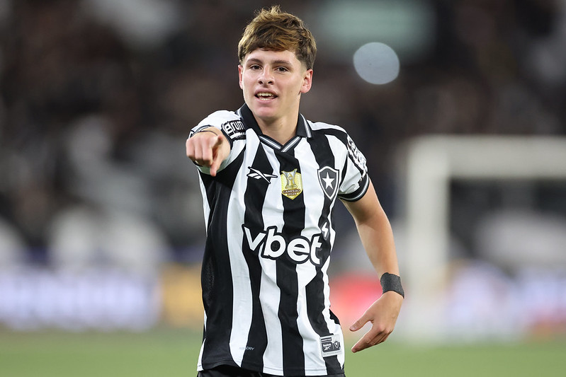 Montoro e Barboza brilham, Botafogo bate Bragantino e abre vantagem na Copa do Brasil