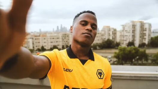 Wolverhampton anuncia contratação de Arias, ex-Fluminense