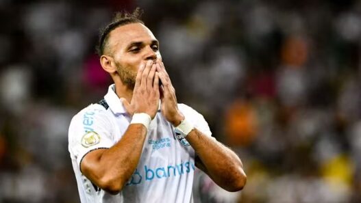 Braithwaite mantém média de gols impressionante desde sua chegada ao Grêmio