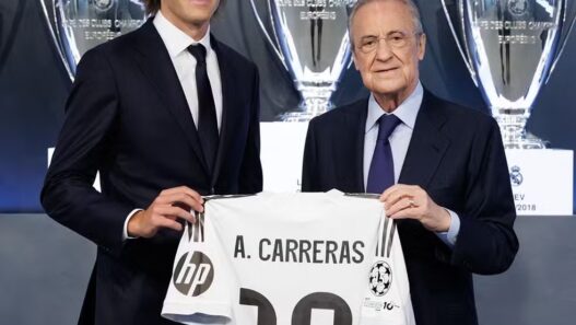Carreras enaltece Marcelo e Roberto Carlos na apresentação ao Real Madrid
