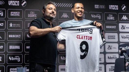 Atacante se despede após passagem no Vasco