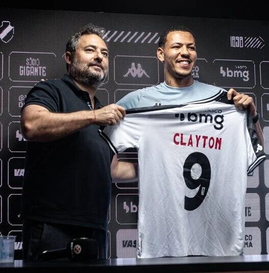 Atacante se despede após passagem no Vasco