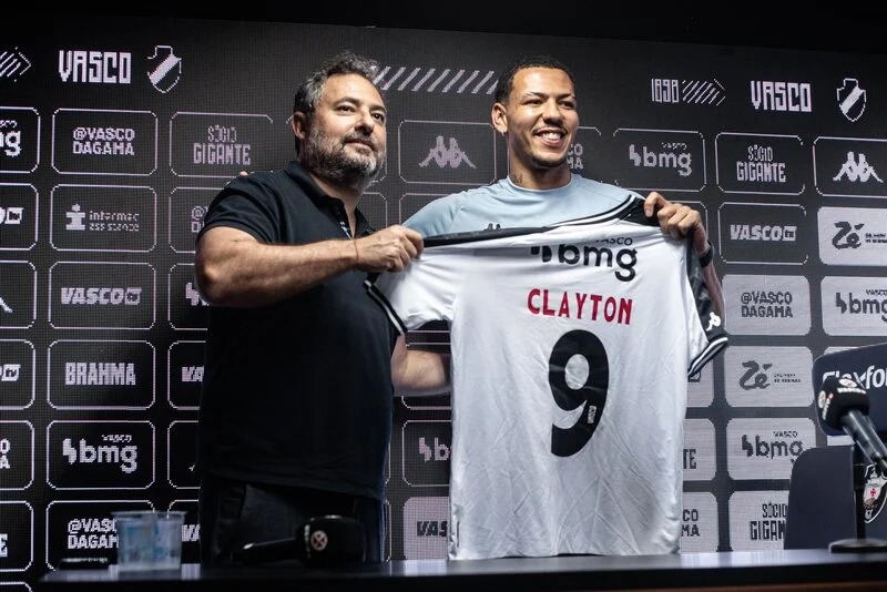 Atacante se despede após passagem no Vasco