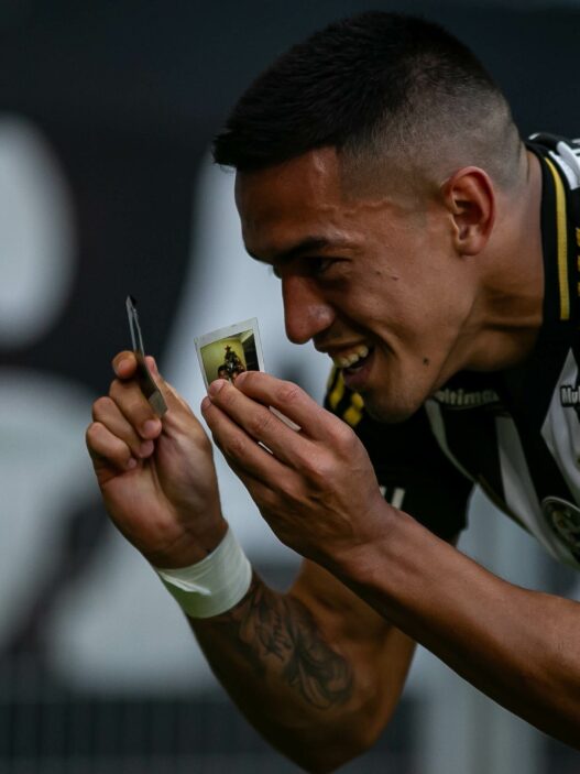 Cuello marca, Atlético bate o Flamengo e abre vantagem