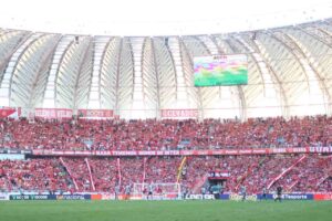 Internacional x Vitória: onde assistir, escalações e arbitragem
