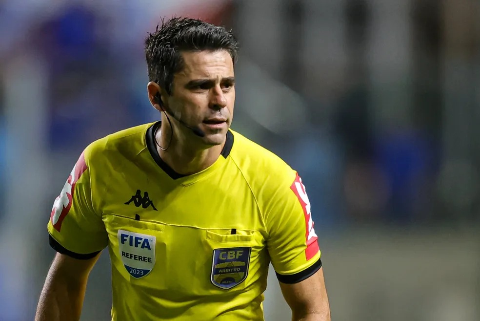 Vasco publica nota contra arbitragem, e Vegetti afirma roubo no Beira-Rio