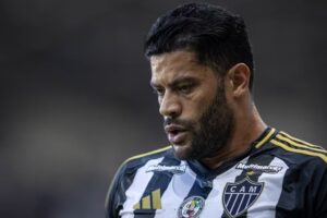Hulk mostra insatisfação com salários no Atlético
