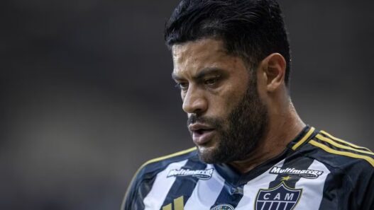 Hulk mostra insatisfação com salários no Atlético