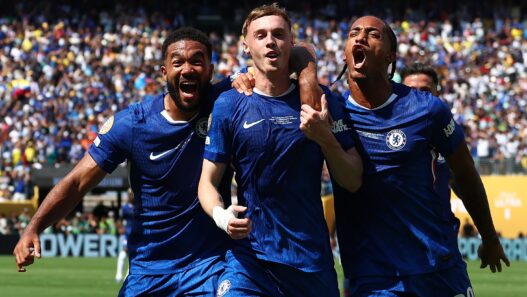 Palmer e João Pedro brilham, Chelsea detona o PSG e conquista a Copa de Clubes