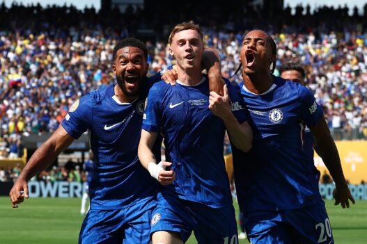 Palmer e João Pedro brilham, Chelsea detona o PSG e conquista a Copa de Clubes