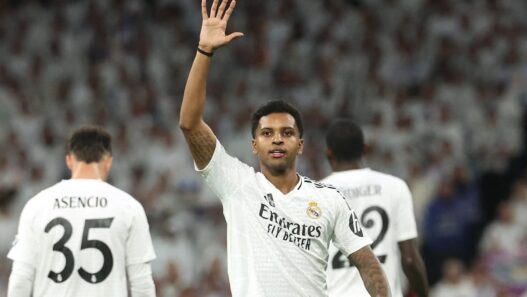 Figo brasileiro? Rodrygo, do Real, interessa ao Barcelona
