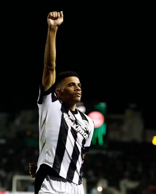 Sem procura do Internacional, Taison renova contrato na Grécia