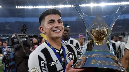Atlético de Madrid contrata Almada por R$ 260 milhões