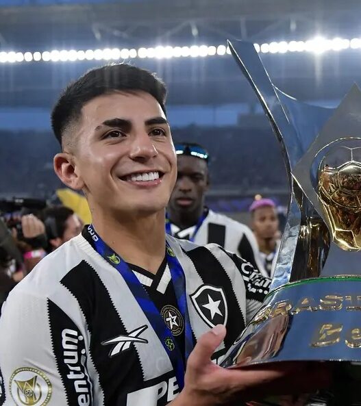 Atlético de Madrid contrata Almada por R$ 260 milhões