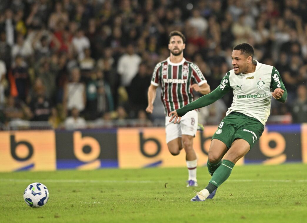 Vitor Roque decide, e Palmeiras derrota o Fluminense no Maracanã