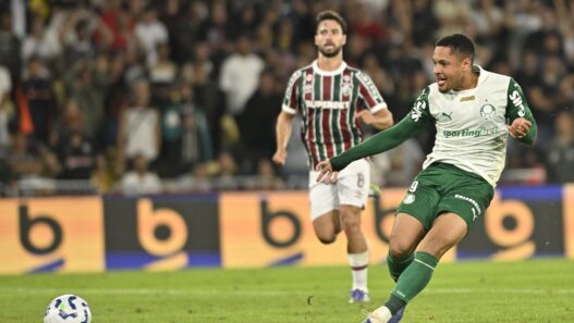 Vitor Roque decide, e Palmeiras derrota o Fluminense no Maracanã