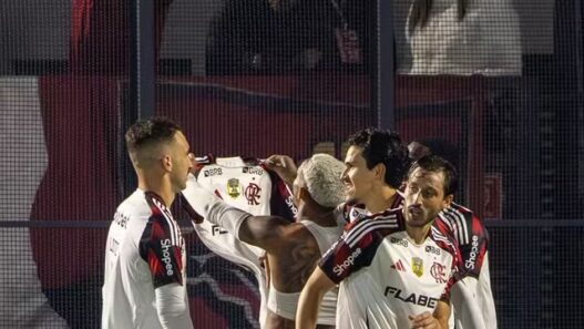 Wesley brilha, Flamengo vence e encosta no líder
