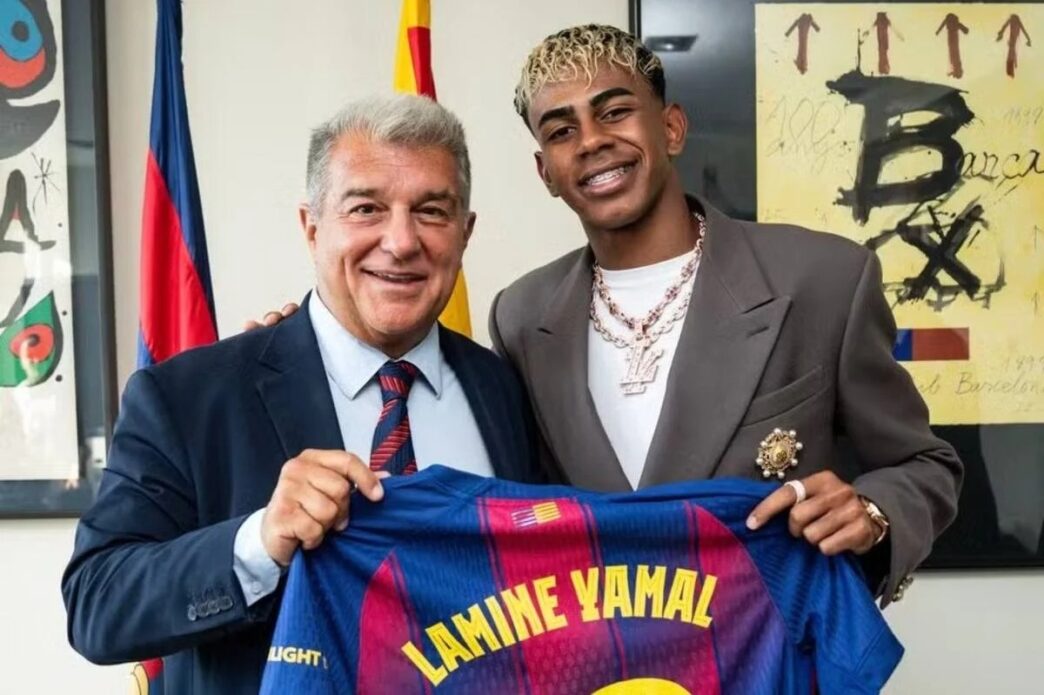 Barcelona renova com Yamal e entrega nova camisa; veja detalhes