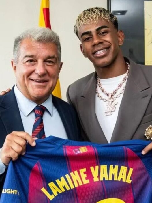 Barcelona renova com Yamal e entrega nova camisa; veja detalhes