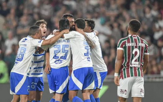Cruzeiro vence Fluminense no Maracanã