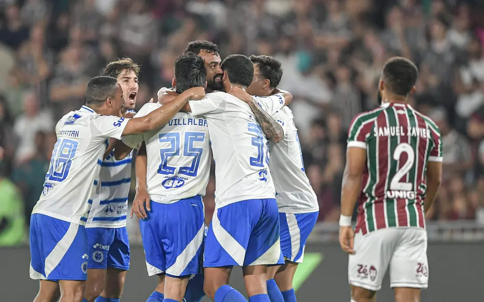 Cruzeiro vence Fluminense no Maracanã
