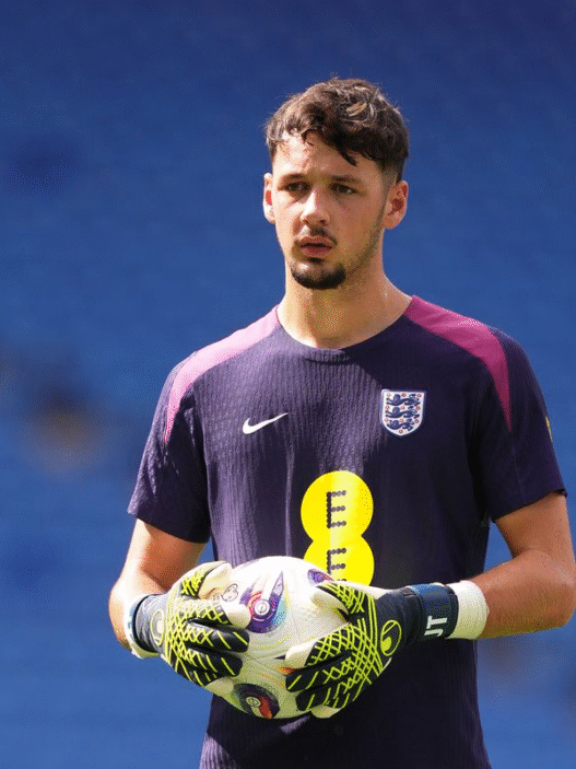 Manchester City acerta retorno de goleiro