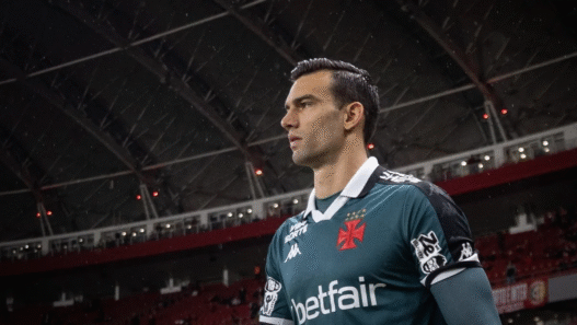 Léo Jardim constata lesão grave após expulsão polêmica