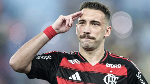Flamengo rejeita oferta milionária do RB Leipzig por Léo Ortiz