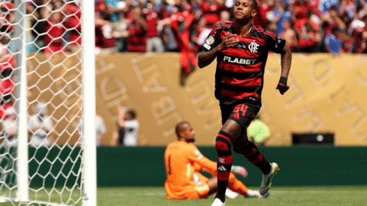 Wallace Yan desperta interesse do Wolverhampton após destaque no Mundial de Clubes