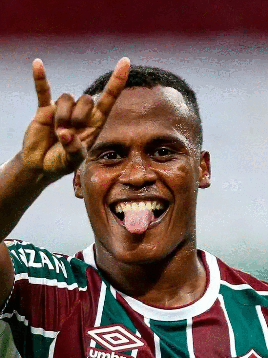 Jhon Arias encaminha saída do Fluminense rumo à Premier League