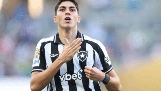 Botafogo acerta venda de Jair ao Nottingham Forest
