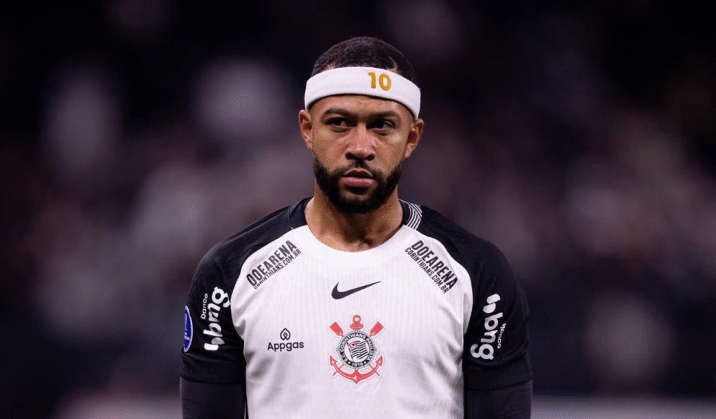 Pendências com Memphis Depay preocupam o Corinthians